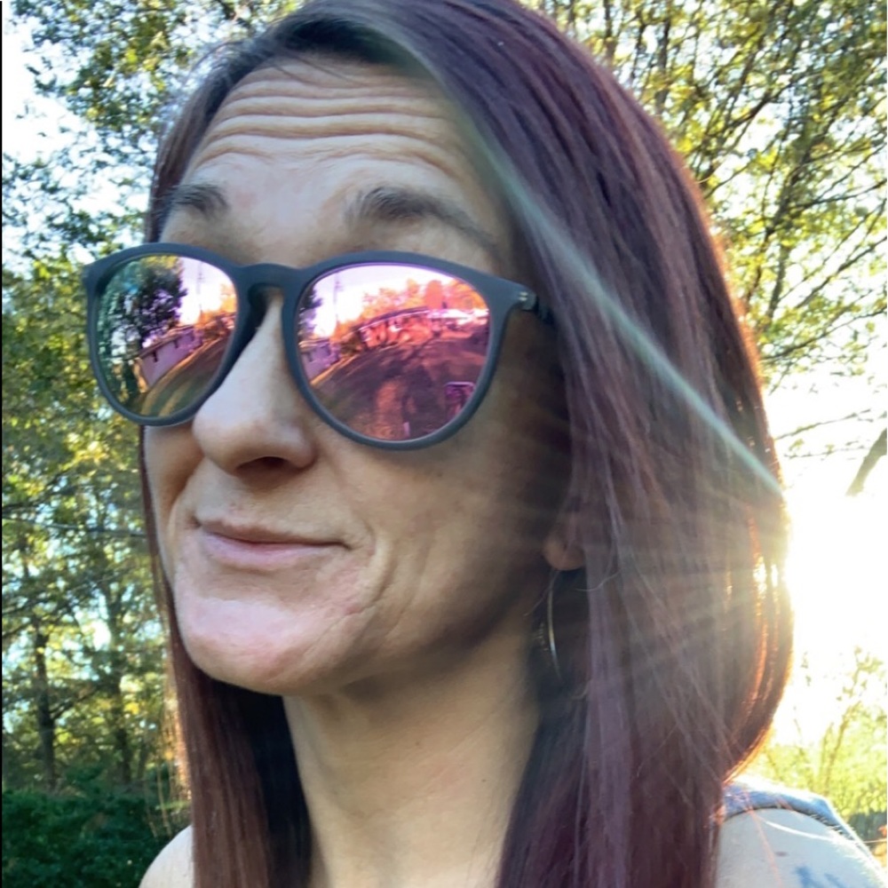 Meet your Posher, Angela